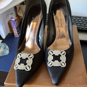 3.5 inch heel black dress pumps